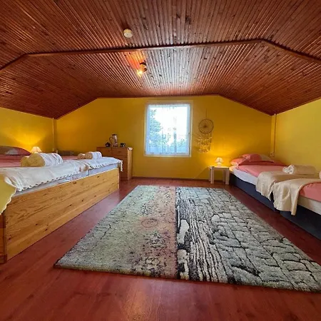 Viktoria Dunaweekend Σπίτι διακοπών Makád